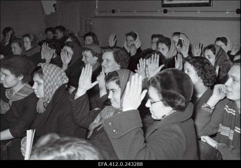 Koosolek "Punases Koidus"