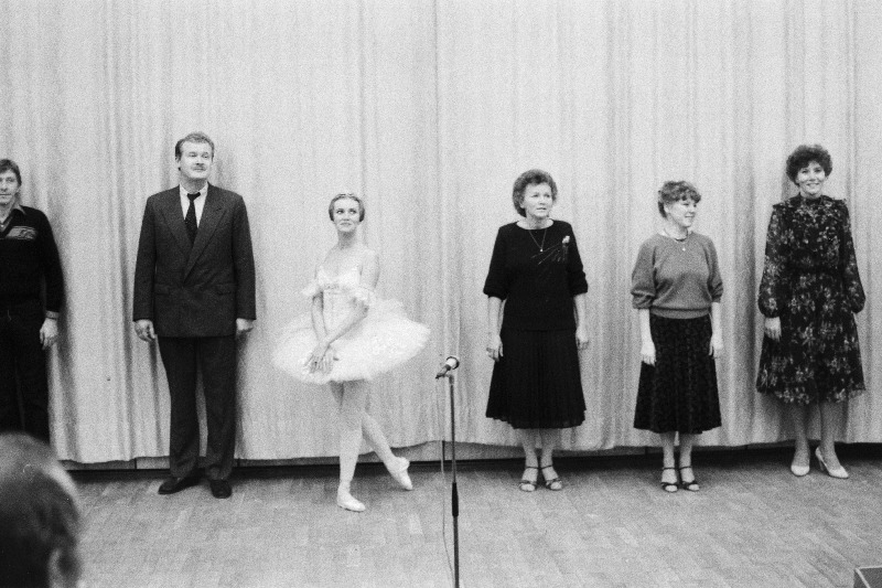 RAT "Estonia" solistid pärast kontserti laval. Paremalt 1. Leili Tammel, 2. Sirje Puura, 4. Kaie Kõrb, 5. Väino Puura.