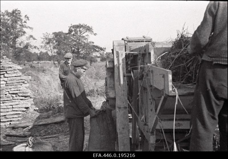 Töö rehepeksumasina juures.