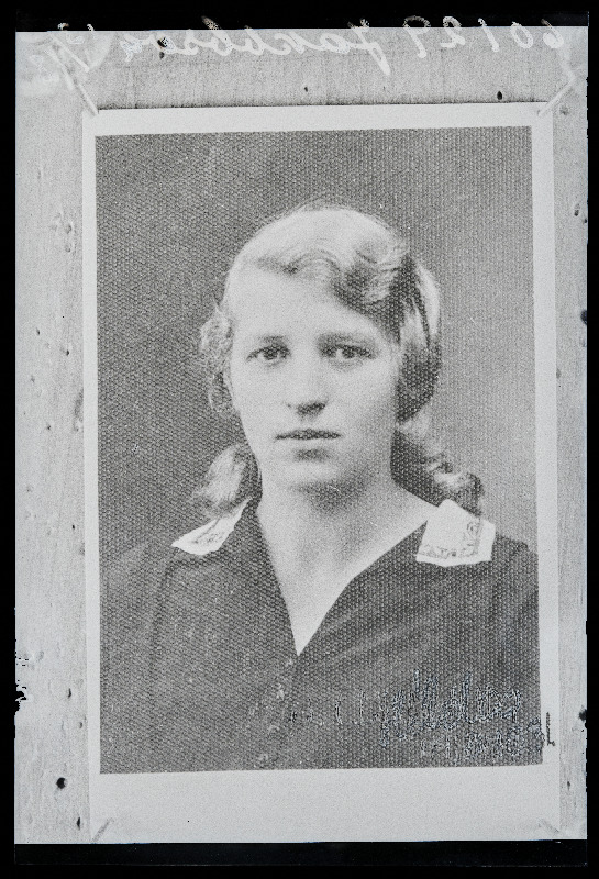 Naise foto, (30.01.1933 fotokoopia, tellija Jakobson).