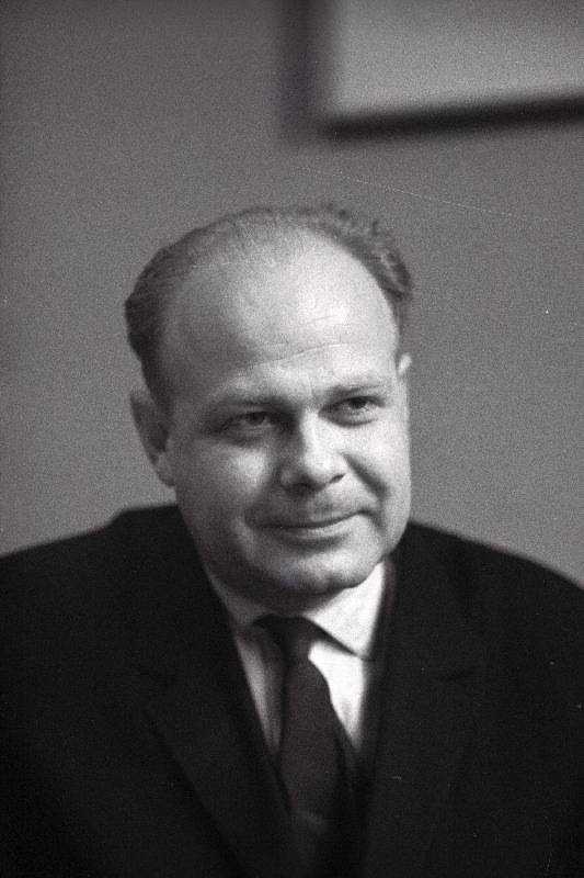 Kirjanik Einar Maasik.