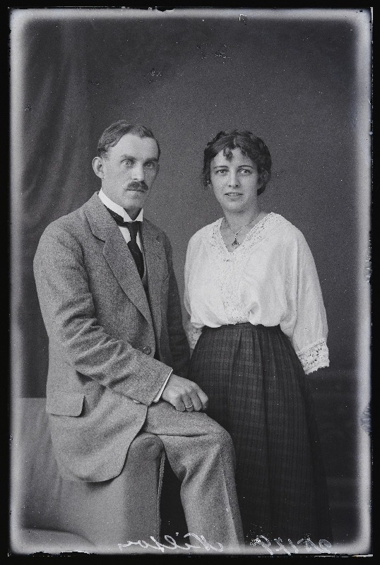 Nielson [Nilson] naisega.