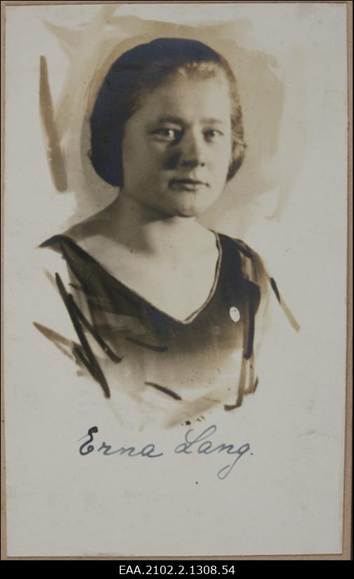 Tartu Õpetajate Seminari õpilane Ernestine Lang, portreefoto