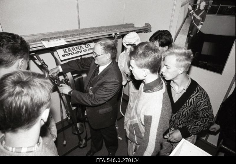 Välisfirmade toodete näitus.