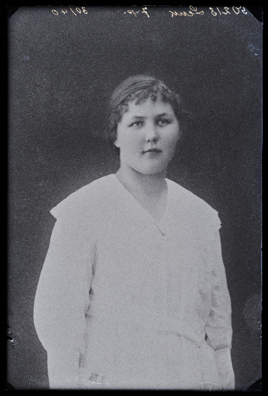 Naise foto, (02.03.1928 fotokoopia, tellija Lenk).
