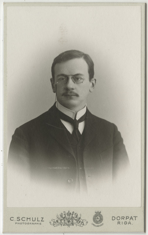 Märjamaa pastor Oscar Meder tudengina, portreefoto