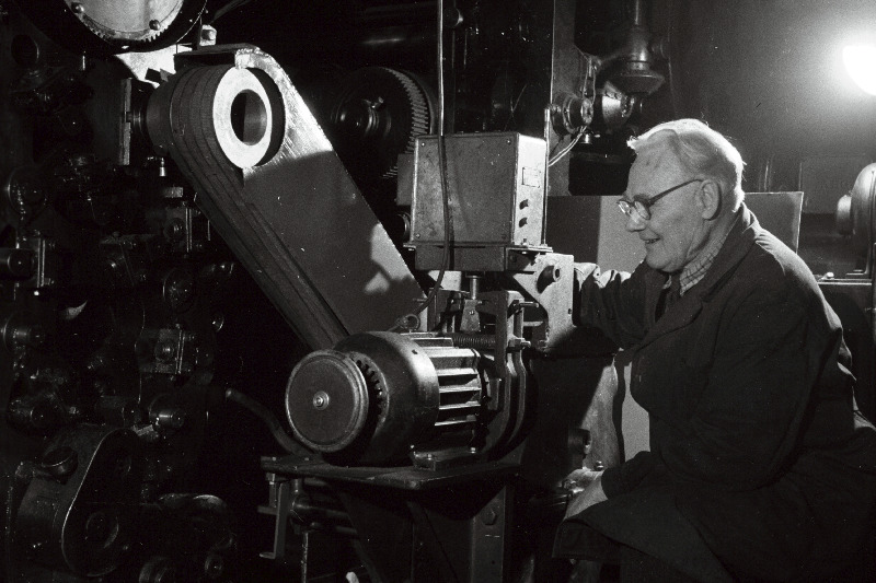 Trükikoja Kommunist viljakaim ratsionaliseerija, peamehaanik Voldemar Mühlbaum.