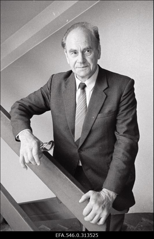 [Ajalehele "Rahva Hääl" pildistatud isikud (Villo, Meriste, Kont, Treier, A.Lunge, Veetamm jt)
.]