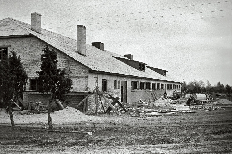 Vaade J.V. Stalini nimelise kolhoosi uuele laudale.