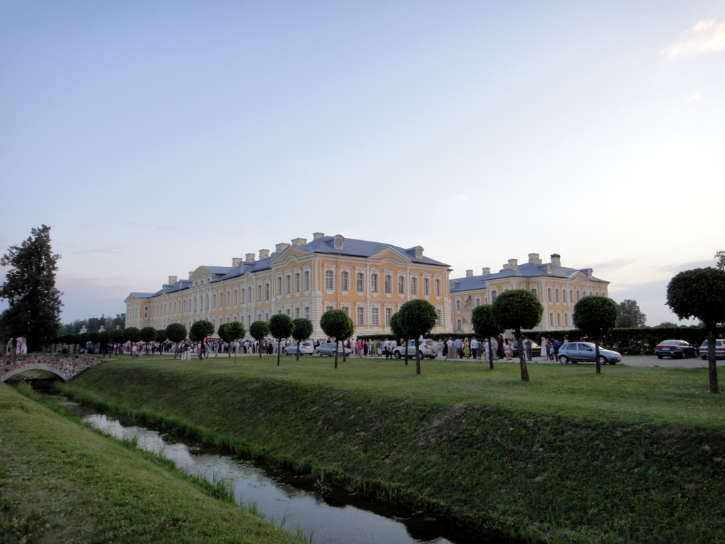 Evening in the garden - panoramio - Evening in the garden