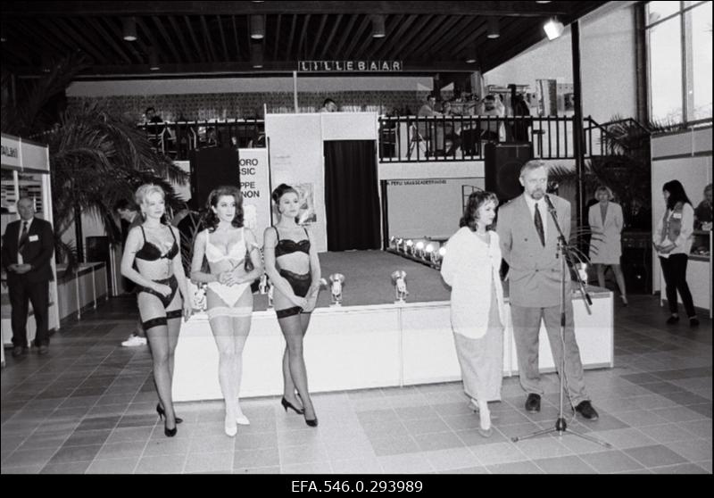 Rõivamess Eesti Näitustel.