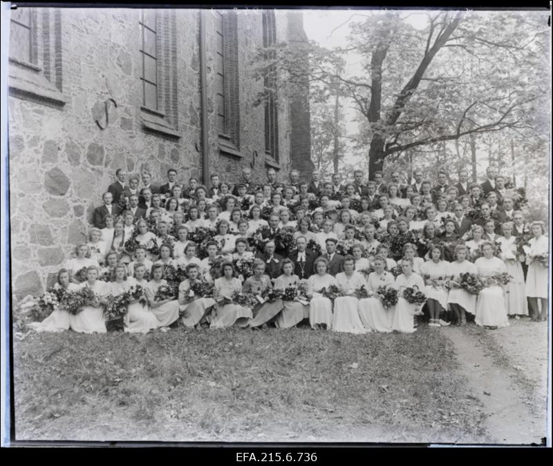 Viljandi Maakoguduse leerilapsed.