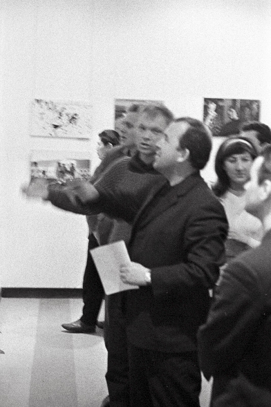 Vs. Tarassevitš, G. Kopossov ja L. Šerstennikov VI üleliidulisel kunstilise foto näitusel Maneežis.