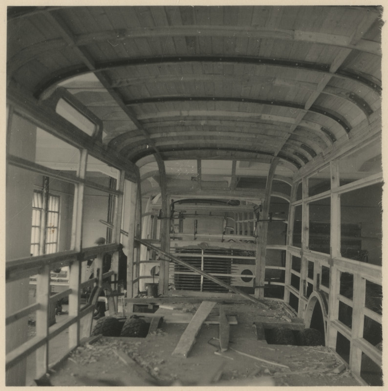 Ehitusjärgus omnibuss