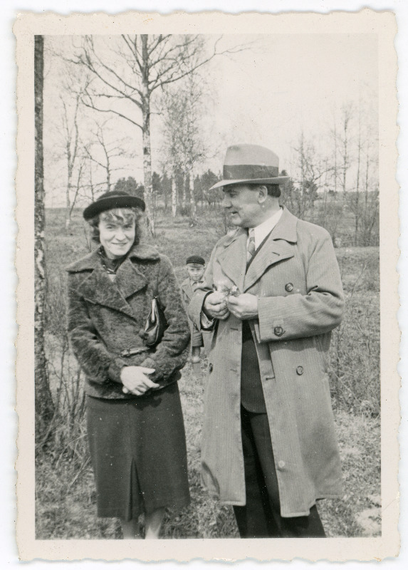 Johannes Vares ja Emilie Vares[seene]metsas