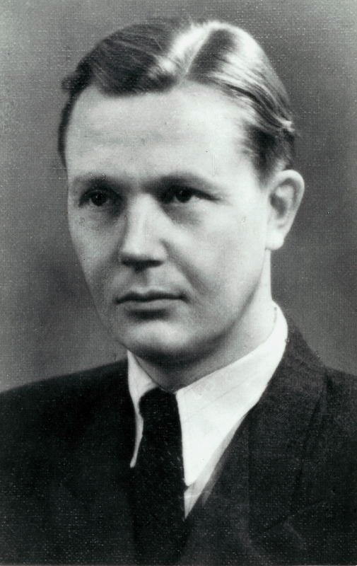 Arnold Iisak, Teises maailmasõjas 8. Eesti laskurkorpuses.