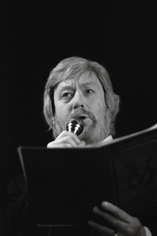 Helilooja ja laulumehe Arved Haugi 70. sünnipäeva tähistamine "Estonia" kontserdisaalis, esinevad Eesti väljapaistvad muusikud