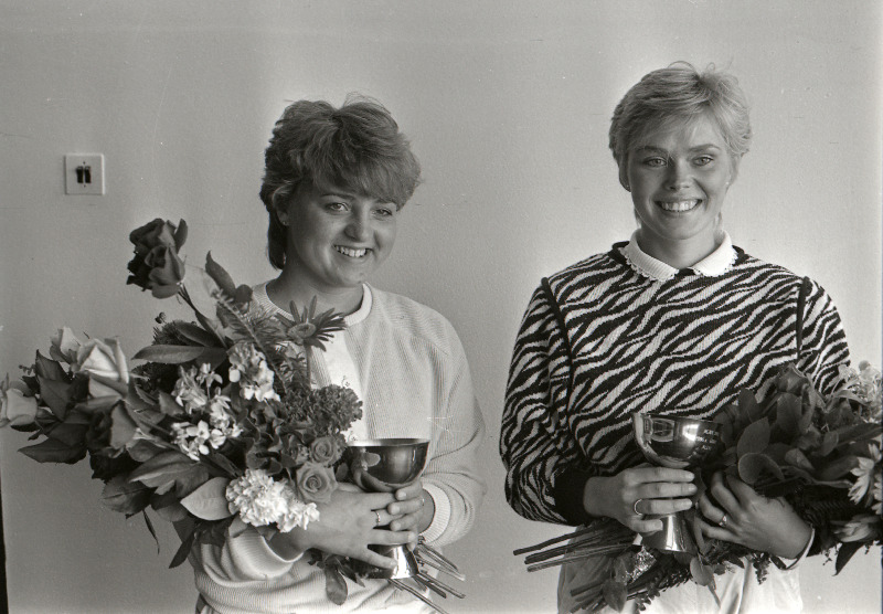 Euroopa meistrivõistlustel allveeorienteerumises kaks kulda ja ühe hõbeda ning ühe pronksmedali võitnud Aini Veskiväli-Leik ning ühe kulla ja kaks hõbemedalit saanud Tiina Krutov (vasakul).