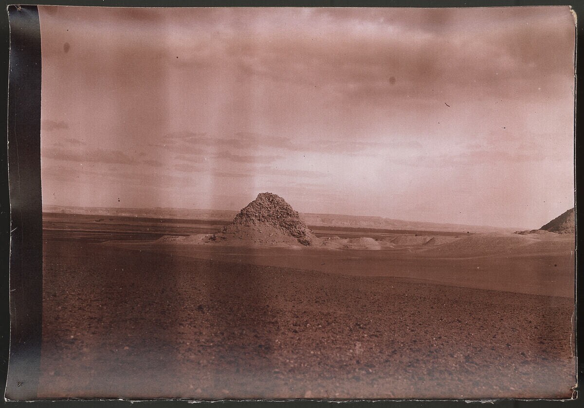 Cairo, the southernmost of the three pyramids of Abusir - Caption: verso: M. "1710/<Sole?>/Cairo: The southernmost of the/3 pyramids of the Abusir, “l. u.” 18 XI 1908/1h35 "(pencil, vertical)