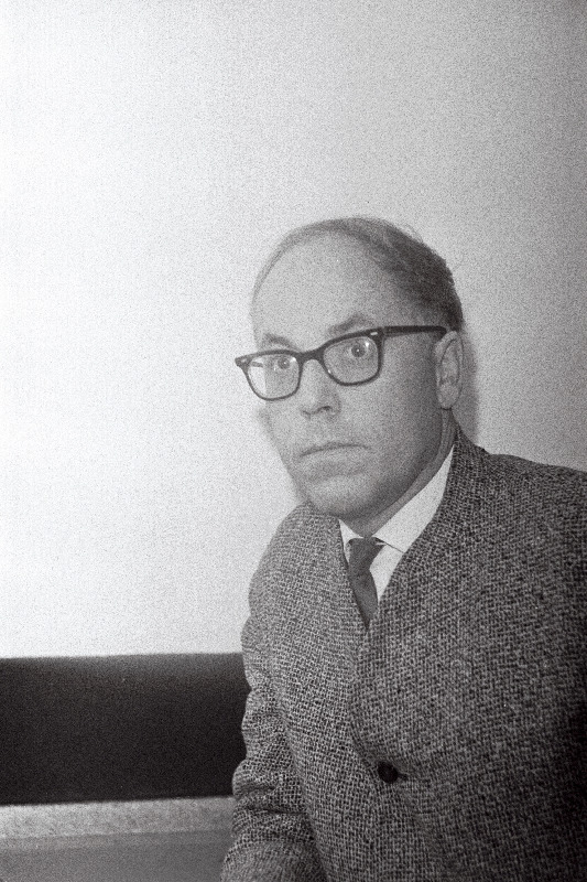 Meri, Lennart - kirjanik ja tõlkija.
