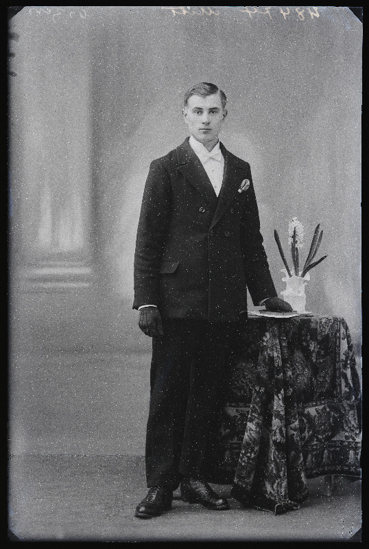 Leerilaps Osvald Mitt.