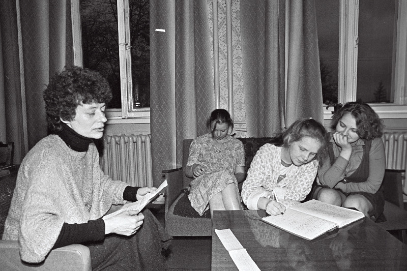 Kaagvere tütarlaste erikutsekooli õpilasnõukogu koosolek.