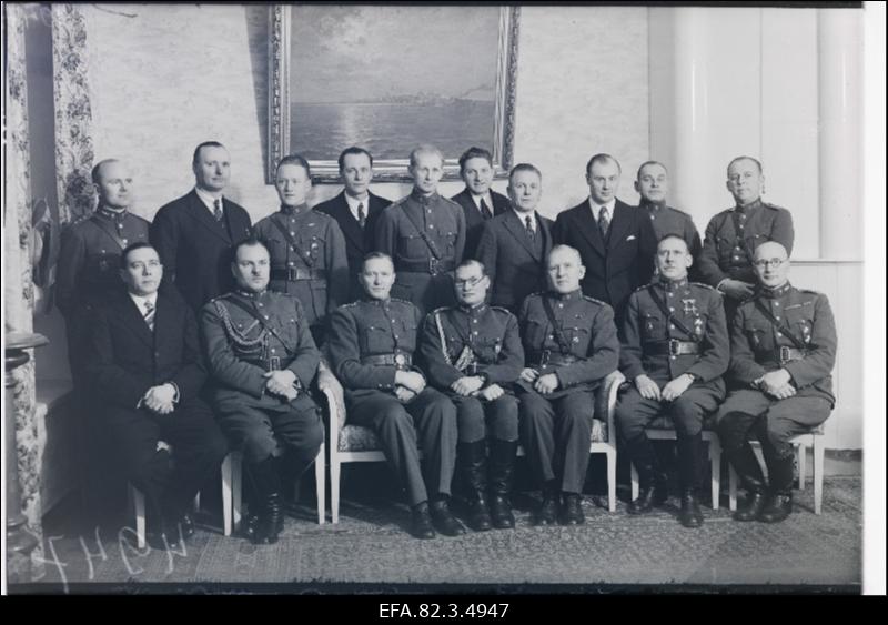 Grupp Eesti Kaitsevägede Staabi töötajaid.