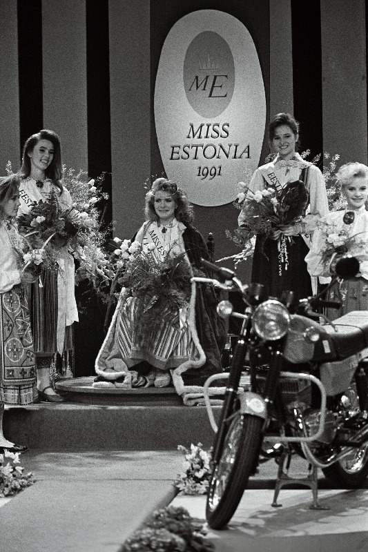 Miss Estonia 91 I printsess Kristina Hanson, miss Erika Bauer, II printsess Tiiu Saak.