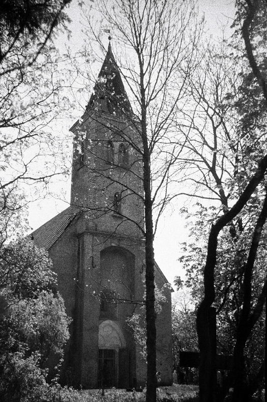 Kirbla Nigula kirik.