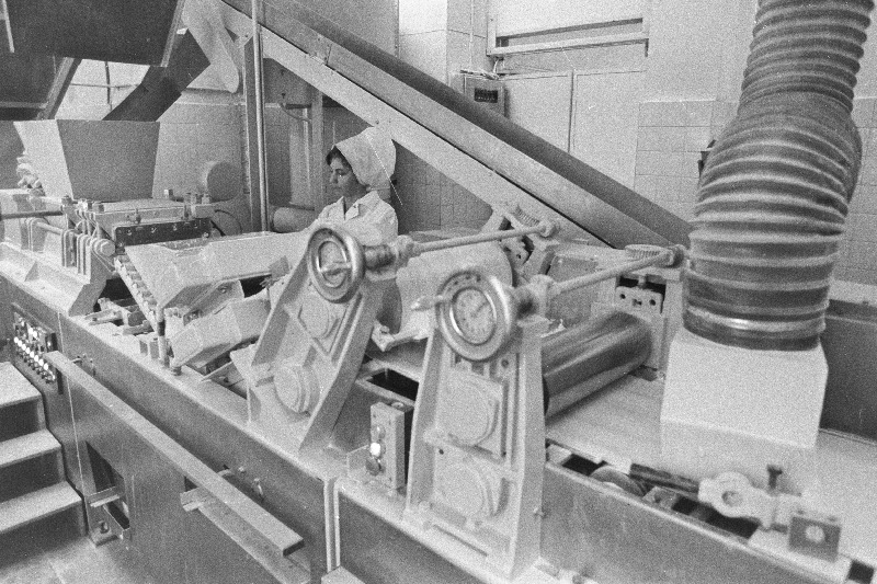 Närimiskummi valmistamise automaatliin Kondiitritoodete Vabrikus "Kalev".