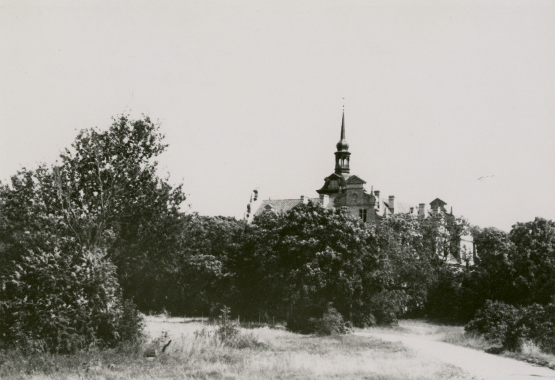 Vaade Ungru lossile.