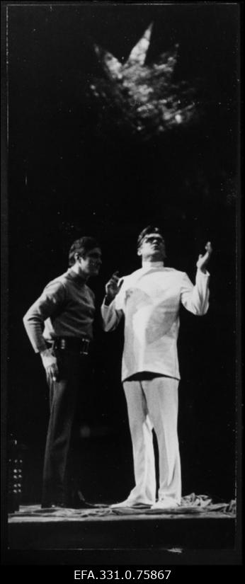 Stseen M. Undi näidendist "Phaeton, Päikese poeg" RAT "Vanemuises", Phaeton - Jaan Kiho (vasakul) ja Helios - Kulno Süvalep.