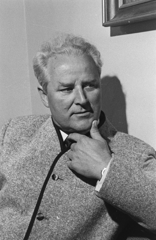 Ajakirjanik Nikolai Vanaselja.