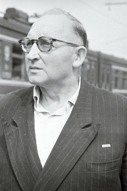 Tallinn-Väike mootorvedurite depoo meister, Lenini ordeni kandja E. Kaska.