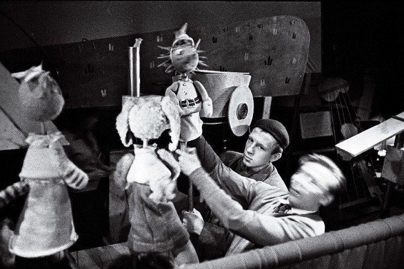 Uno Leiese nukunäidend Vihavaenlased Eesti NSV Riiklikus Nukuteatris.