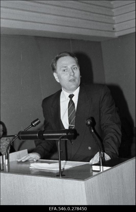 Rahavahetus kroonidele üleminekul. Pangategelaste kohtumine kodanikega.