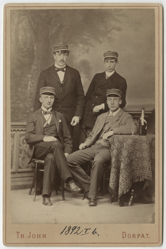 Osa korporatsiooni "Livonia" 1892. a I semestri värvicoetusest, grupifoto