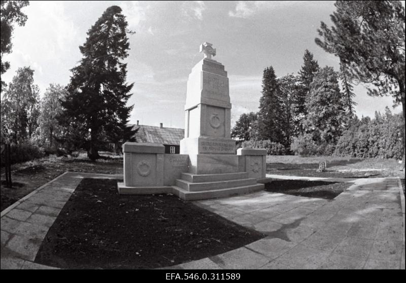 Kullamaa ausamba avamine.