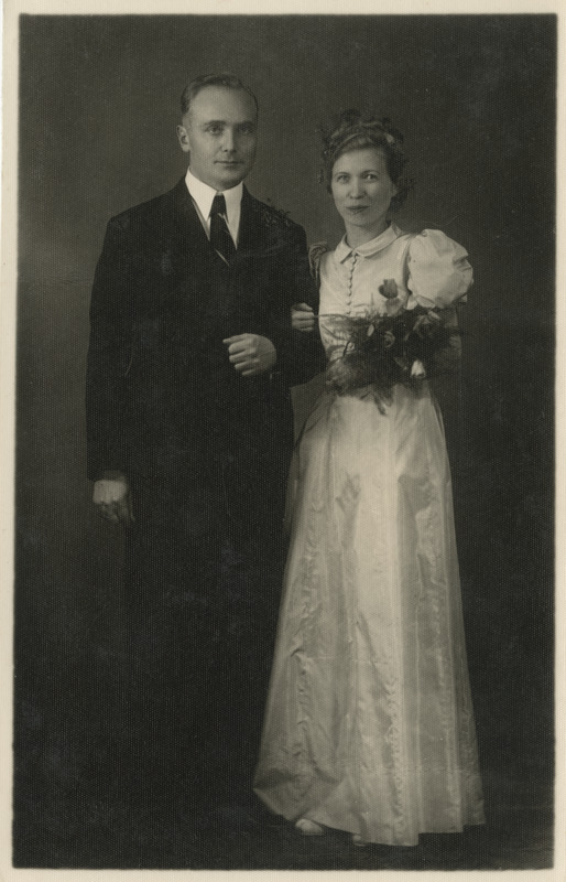 Oskar ja Helene Vares oma pulmapäeval