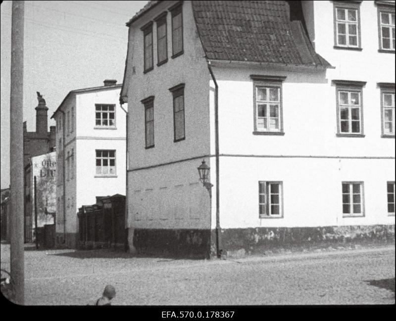 Elamud Tartus.