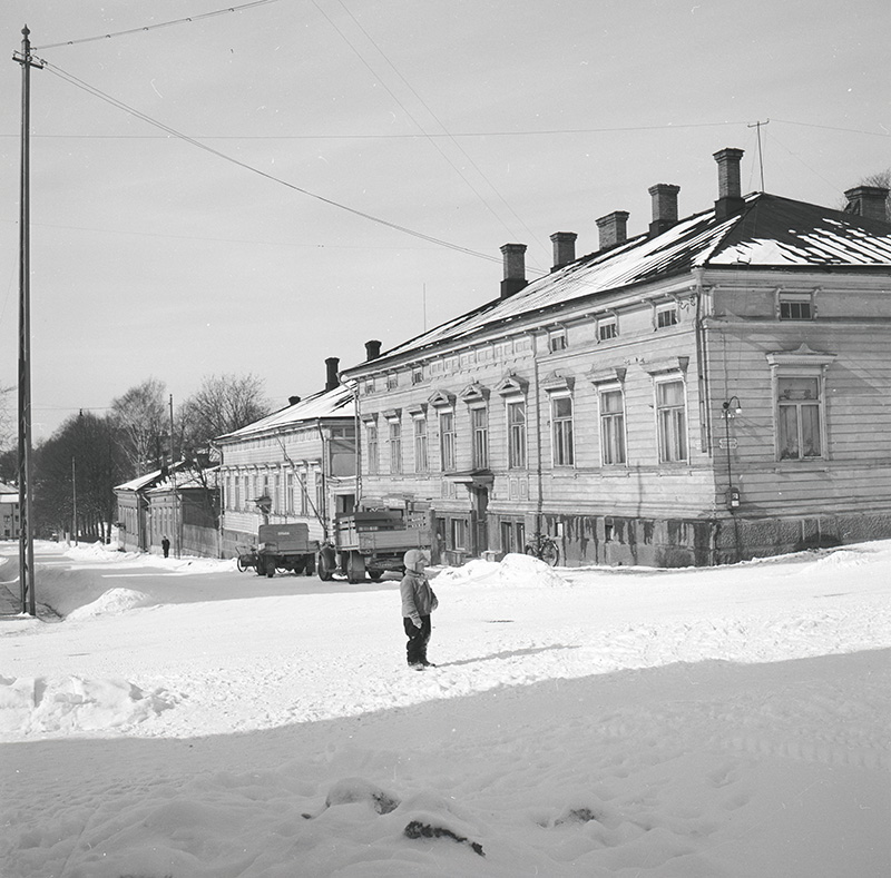 Porthaninkatu 6 - Henrikinkatu 5; ulkokuva