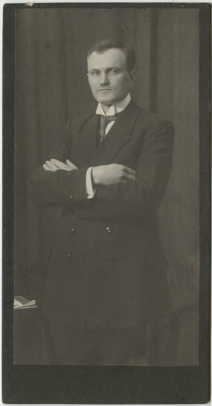 Kirjanik Jaan Lindrop
