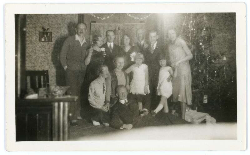 Jõuluõhtu Mati Saare peres Vancouveris kohalike eestlastega 1930