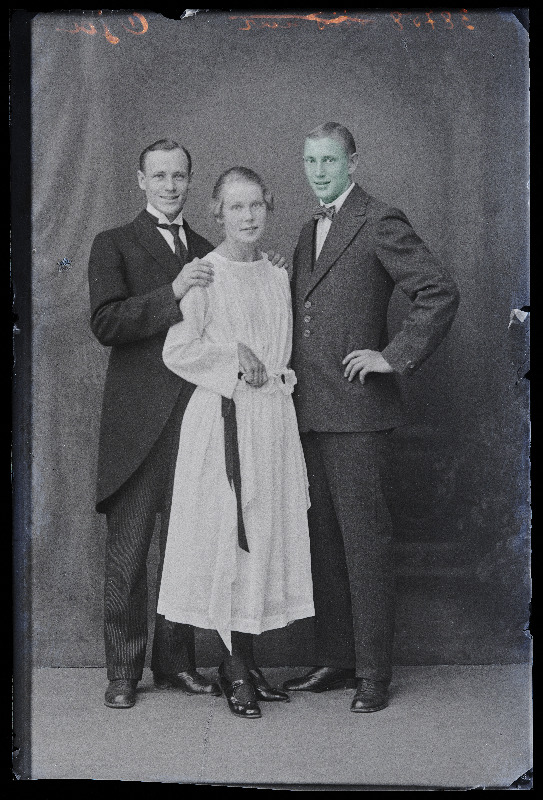 Grupp inimesi, (foto tellija Oja).