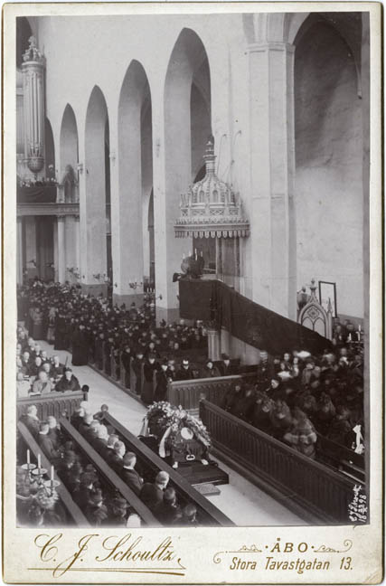 Ärkebiskop T. T. (Torsten Thure) Renvalls (f.23.10.1817 d.16.10.1898) jordfästning i Åbo Domkyrka.
