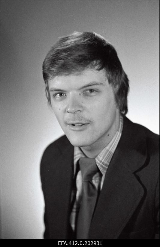 Tallinna Riikliku Konservatooriumi lavakunsti kateedri IX lend: näitleja Villu Tari.