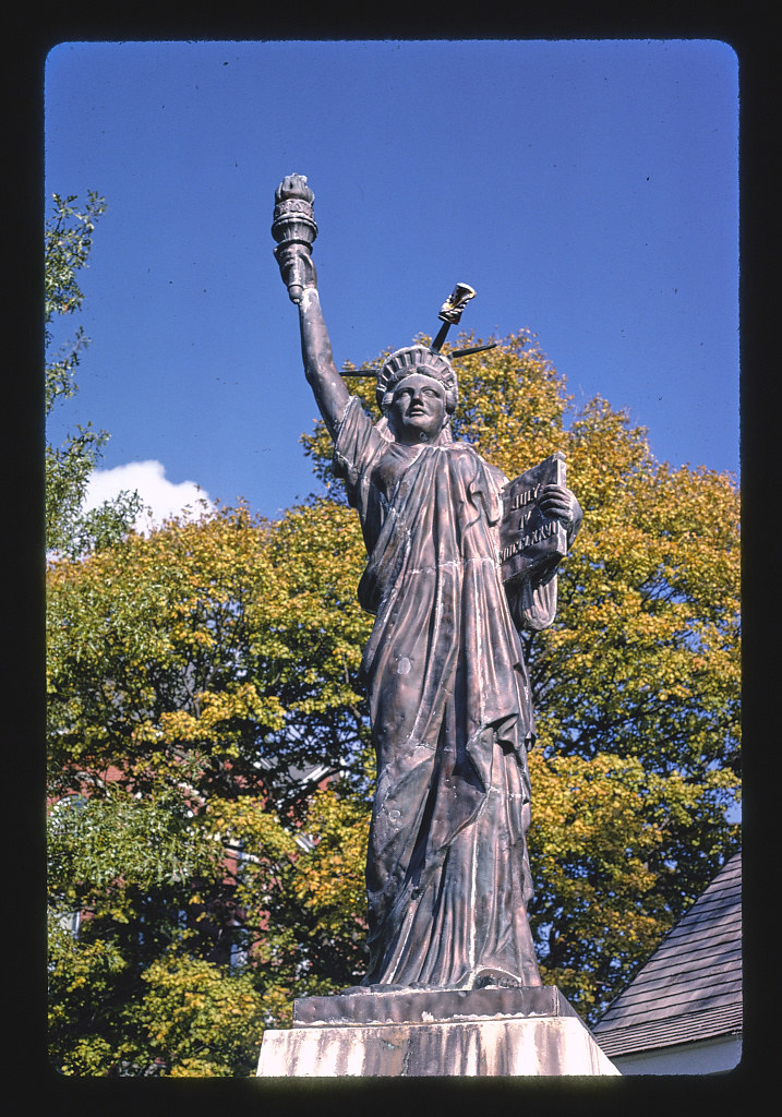 Statue of Liberty, Donovan County Courthouse, Troy, Kansas (LOC)