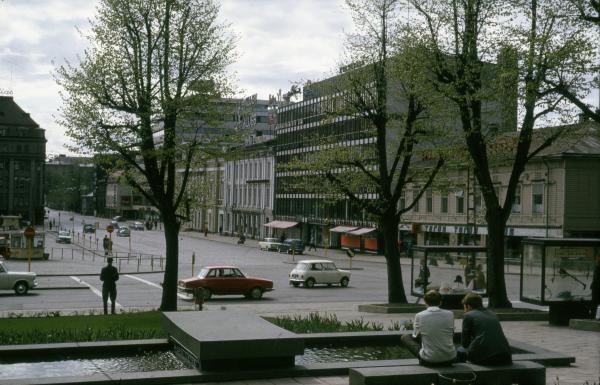 Turun kauppatori ja Aurakatu Yliopistonkadulta; ulkokuva