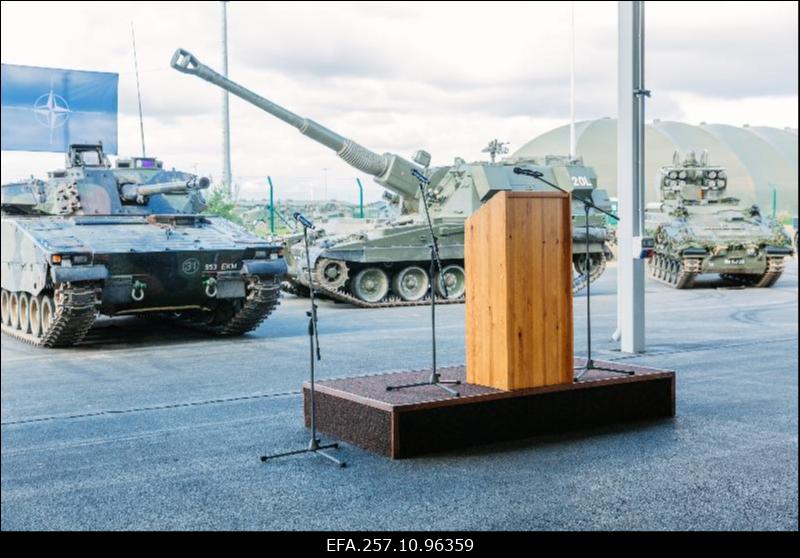 Kaitseministrite mitteametlik kohtumine. Peaminister Jüri Ratas ja NATO peasekretär Jens Stoltenberg Tapa baasi külastamas.