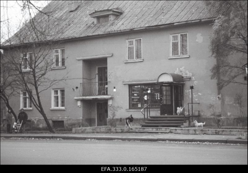 Vaade kauplusele “Papliõis” Ristiku tänaval.